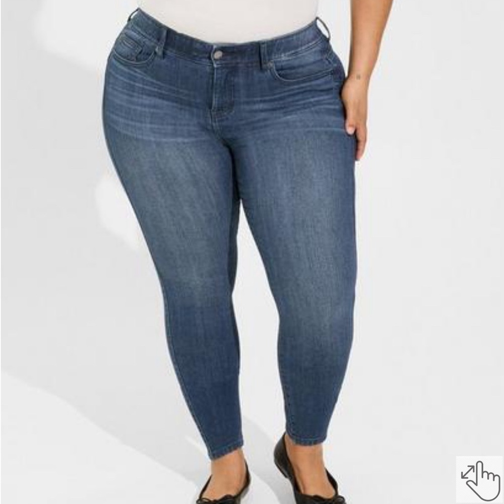 Bombshell Skinny Premium Stretch High-Rise Jean